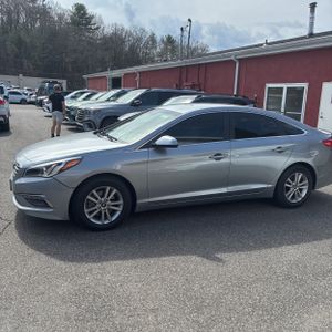 HYUNDAI SONATA SE - 3
