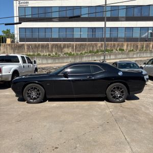 DODGE CHALLENGER GT - 3