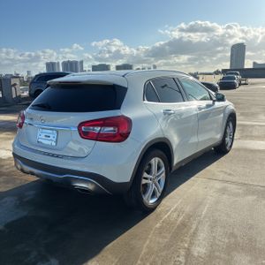 MERCEDES-BENZ GLA - 8