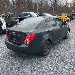 CHEVROLET SONIC LS AUTO - 8