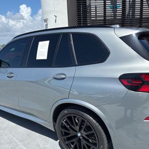 صورة 6 لـ 2025 BMW X5 M60I