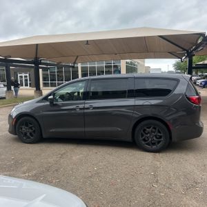 CHRYSLER PACIFICA TOURING PLUS - 3