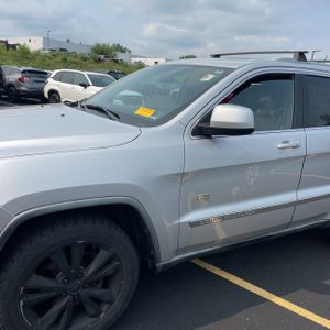 2011 JEEP GRAND CHEROKEE LAREDO photo 2