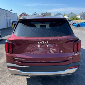 2024 KIA SORENTO S — фото 7