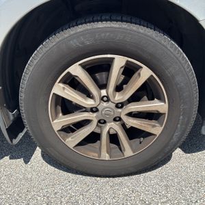 2015 Nissan PATHFINDER SL 照片 20