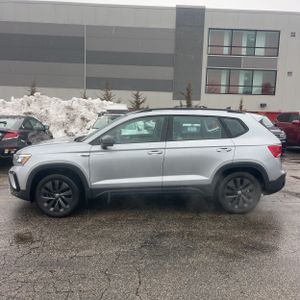 VOLKSWAGEN TAOS S 4MOTION - 3