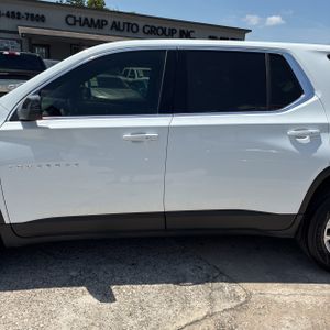 صورة 4 لـ 2022 Chevrolet TRAVERSE LS