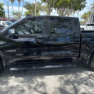 2024 Chevrolet SILVERADO 1500 LT 照片 4