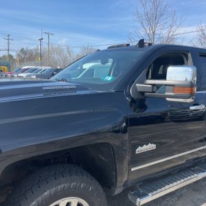 CHEVROLET SILVERADO 3500HD HIGH COUNTRY - 2