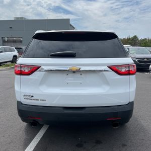 CHEVROLET TRAVERSE LS - 7