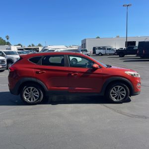 HYUNDAI TUCSON SE - 10