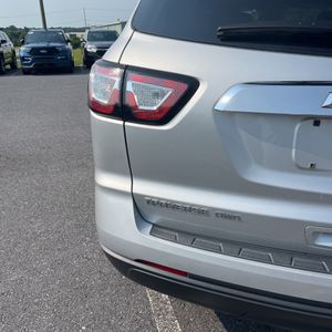 2017 Chevrolet TRAVERSE LS — миниатюра 23