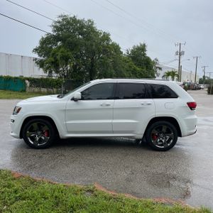 JEEP GRAND CHEROKEE SRT - 3