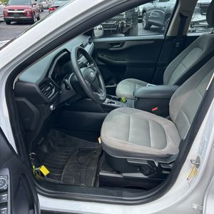 صورة مصغرة 32 لـ 2020 FORD ESCAPE S