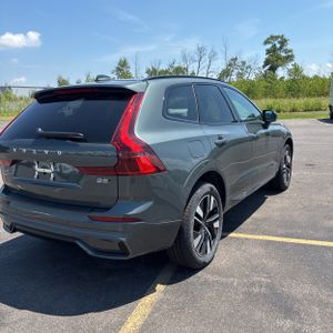 2026 Volvo XC60 B5 CORE photo 8