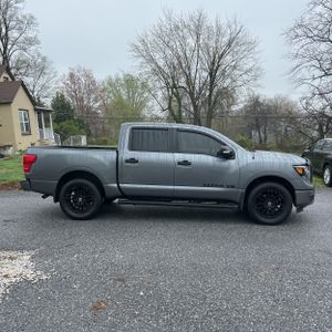 Nissan Titan SV - 10