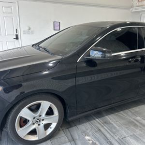 2018 Mercedes-BENZ CLA photo 2