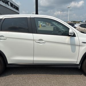 2016 Mitsubishi OUTLANDER SPORT 2.4 SE thumbnail 11