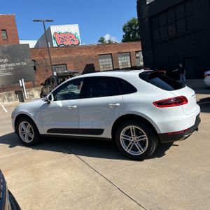 صورة 3 لـ 2018 Porsche MACAN BASE
