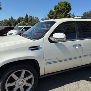 صورة 2 لـ 2007 Cadillac ESCALADE BASE