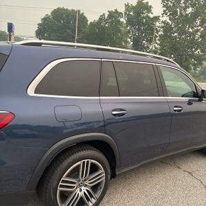 2025 Mercedes-BENZ GLS photo 9