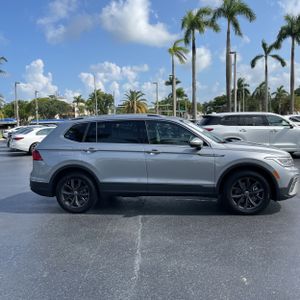 صورة 10 لـ 2024 Volkswagen TIGUAN SE