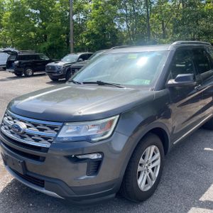 FORD EXPLORER XLT - 2
