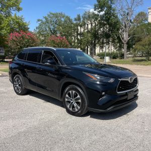 صورة 12 لـ 2022 Toyota HIGHLANDER XLE