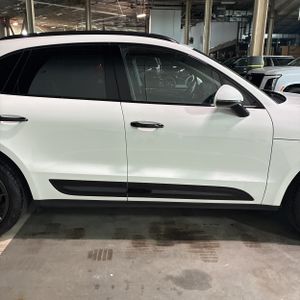 2023 Porsche MACAN T — миниатюра 11