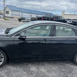 FORD FUSION SE - 4