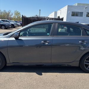 KIA FORTE GT-LINE - 4