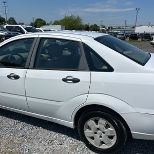 FORD FOCUS SE - 6