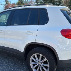 VOLKSWAGEN TIGUAN LIMITED 2.0T 4MOTION - 6