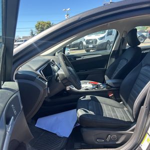 صورة مصغرة 32 لـ 2016 FORD FUSION SE