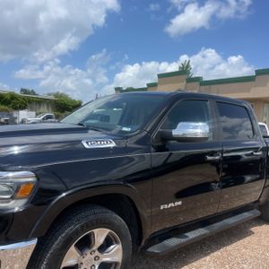 2020 RAM 1500 LARAMIE 照片 2