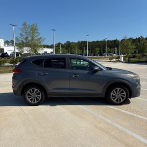 HYUNDAI TUCSON SE - 10