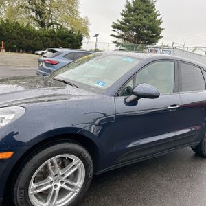 PORSCHE MACAN BASE - 2