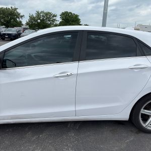 HYUNDAI ELANTRA GT BASE - 4