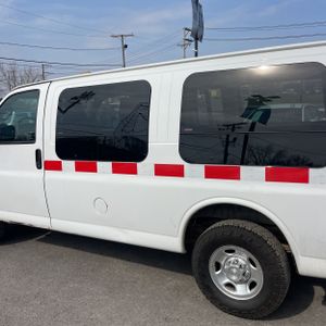 CHEVROLET EXPRESS 2500 - 6
