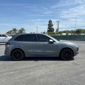 PORSCHE CAYENNE GTS - 10