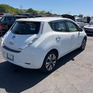 NISSAN LEAF SL - 8