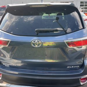 2015 Toyota HIGHLANDER XLE photo 7
