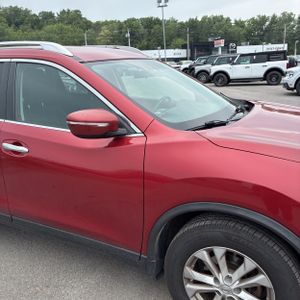2015 Nissan ROGUE SV thumbnail 13