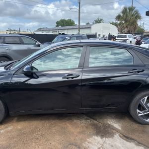 HYUNDAI ELANTRA SEL SPORT - 4