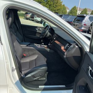 صورة مصغرة 33 لـ 2023 Volvo XC60 B5 PLUS BRIGHT THEME