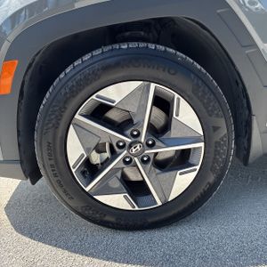 2025 Hyundai TUCSON SEL photo 17