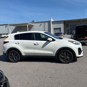 KIA SPORTAGE LX - 10