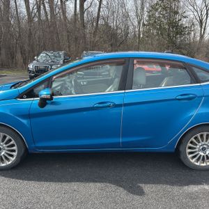 FORD FIESTA TITANIUM - 4