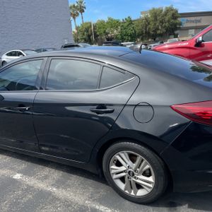 HYUNDAI ELANTRA SEL - 6