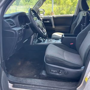 2021 Toyota 4RUNNER SR5 — миниатюра 27